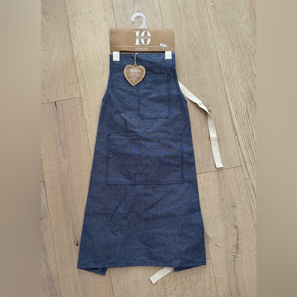 Studio 10 Apron 💙